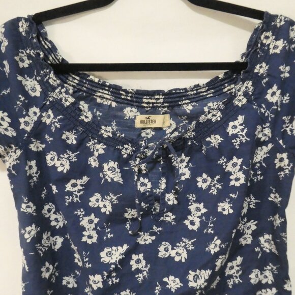 HOLLISTER CALIFORNIA | small | Navy Blue Floral Patterned Blouse | NWOT - Picture 4 of 14